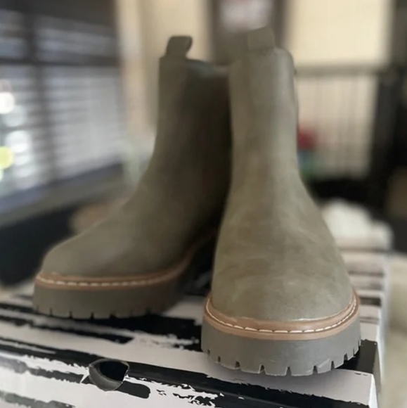 Leigha Low Heel Lug Sole Chelsea Boot - Picture 2 of 3